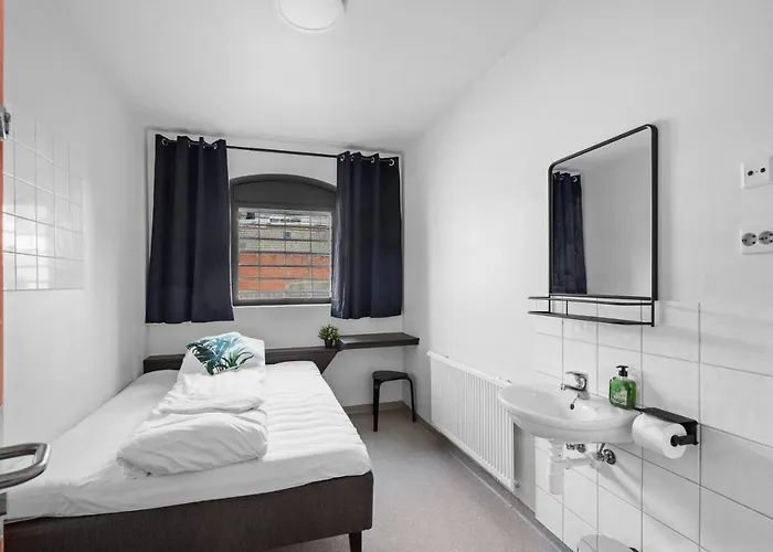 Fengselshotellet As מלון ארנדל