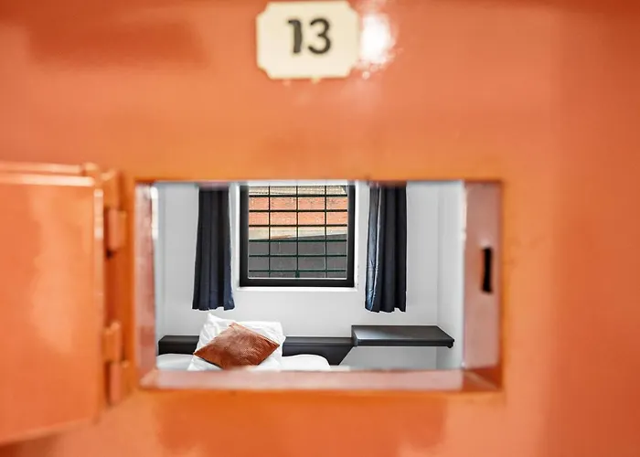 Fengselshotellet As מלון ארנדל