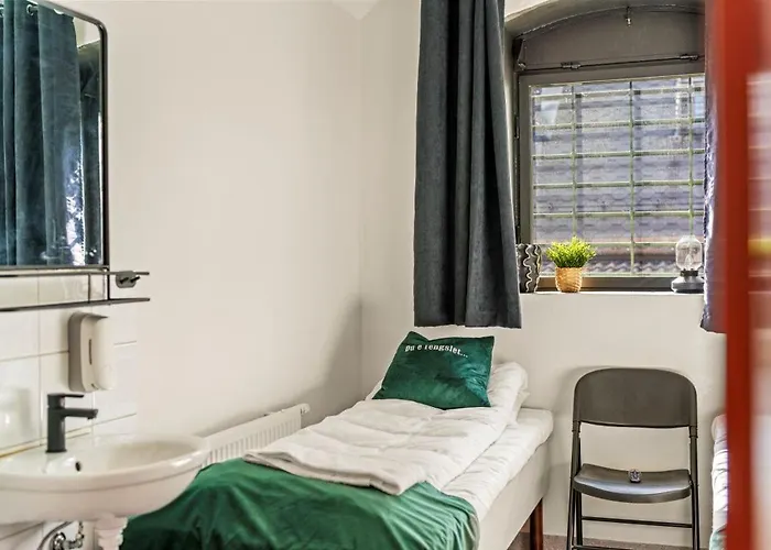 Fengselshotellet As מלון ארנדל