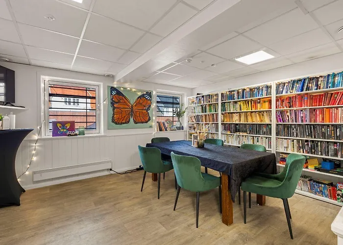 Fengselshotellet As מלון ארנדל